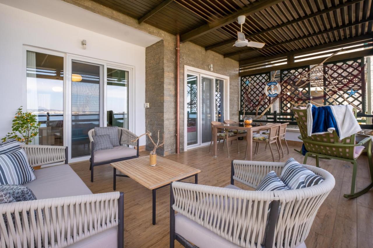 Sunset House Wlora