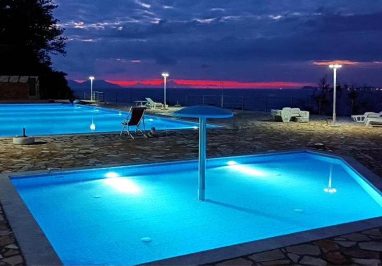 Sunset House Wlora