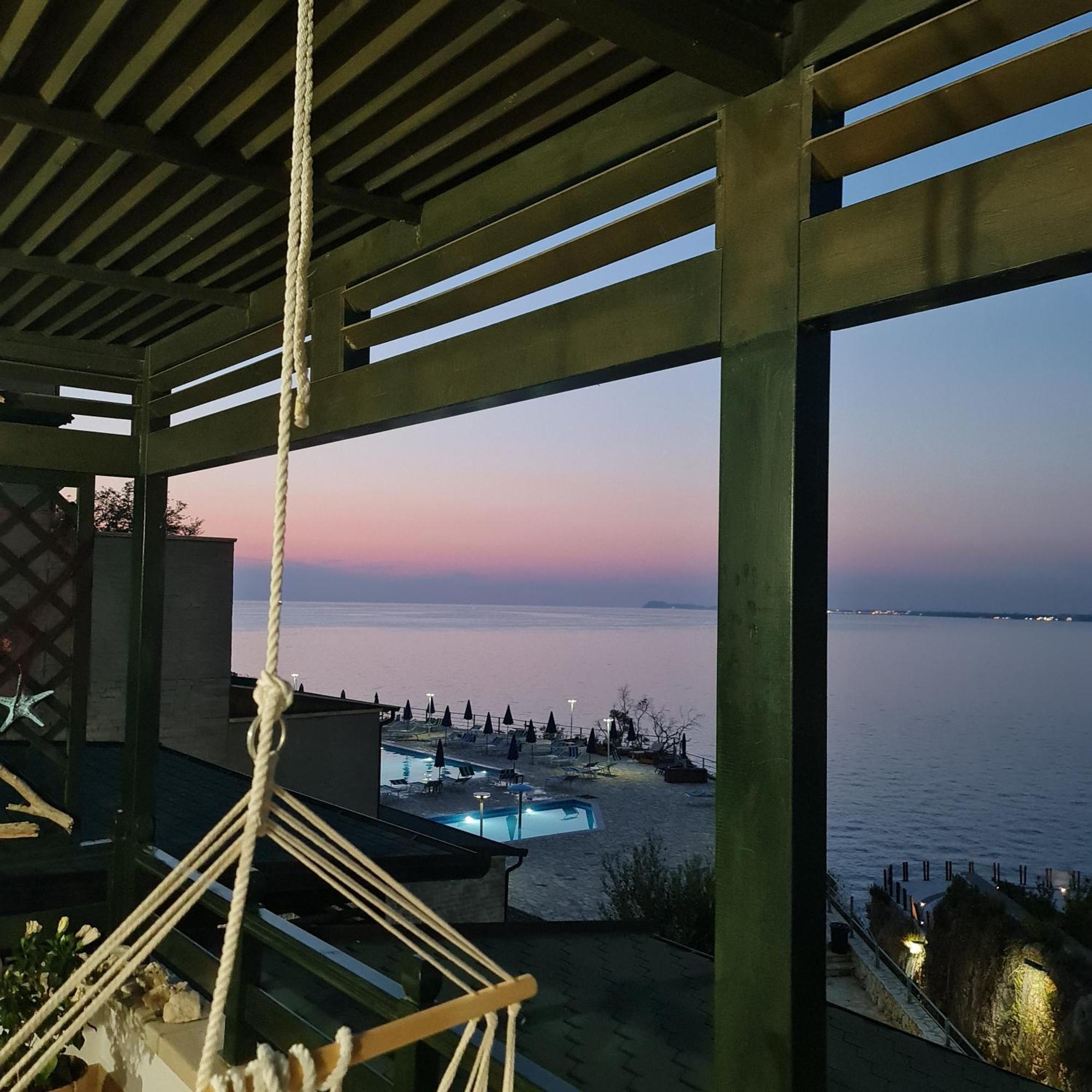 Sunset House * Wlora